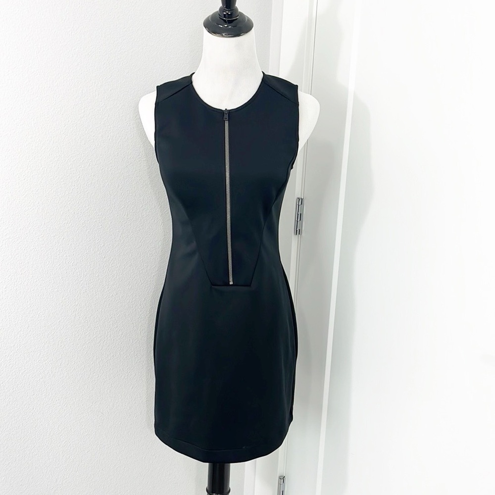 Theory 38 Size 4 Black Exposed Zip Sleeveless Athleisure Neoprene Dress